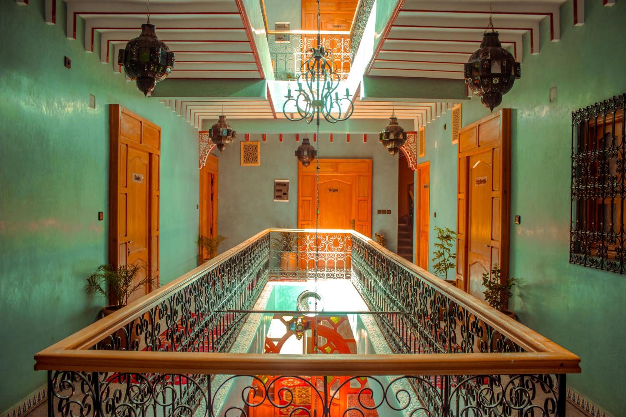 Aït Baha Riad Restaurant Marzouk מראה חיצוני תמונה