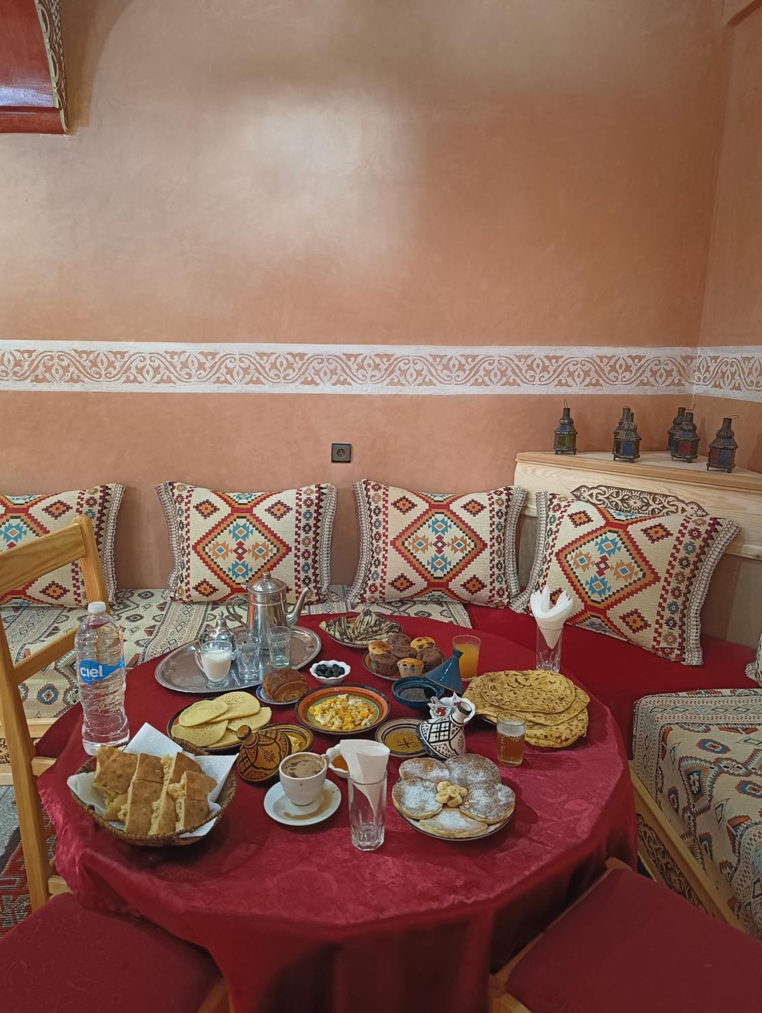 Aït Baha Riad Restaurant Marzouk מראה חיצוני תמונה