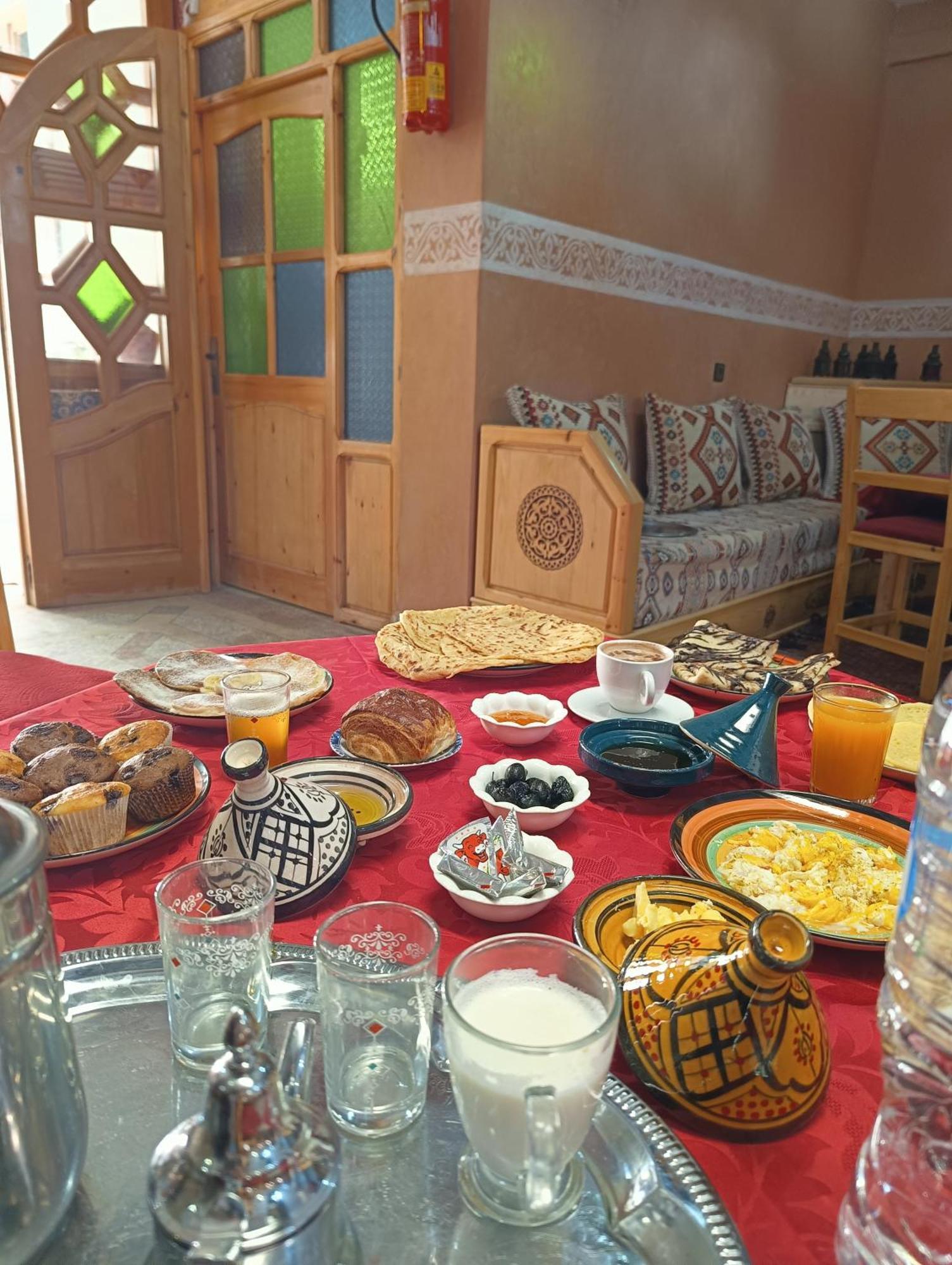 Aït Baha Riad Restaurant Marzouk מראה חיצוני תמונה